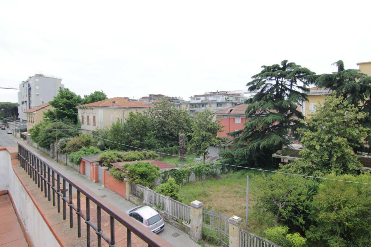 L'Arrocco Bed And Breakfast Marina Di Carrara Extérieur photo
